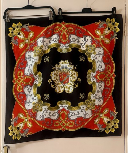 Vintage red black gold fleur - gold,
